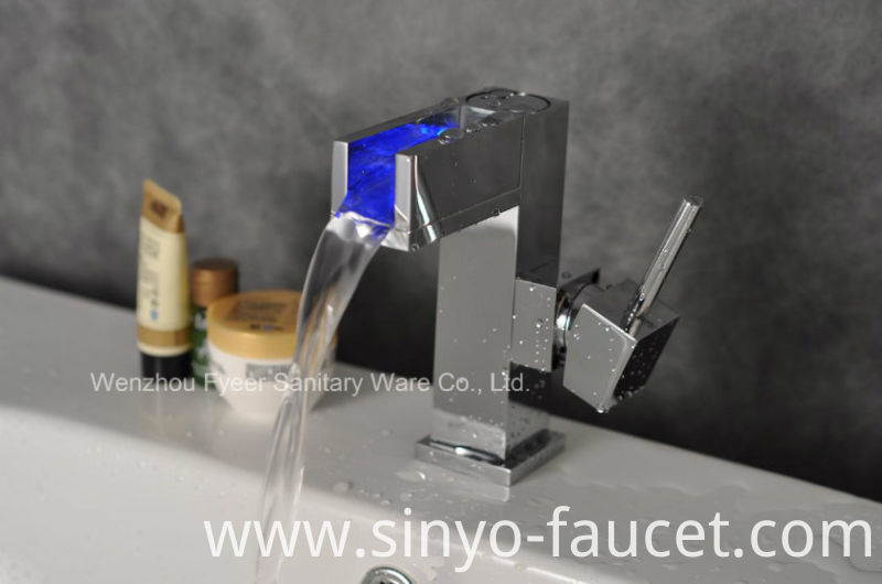 3 Color LED Water Brass Basin Mixer Faucet (QH015F)